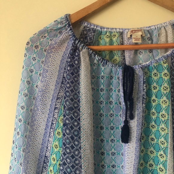 SOLD | Light Weight Sheer Boho Top - Picture 3 of 6